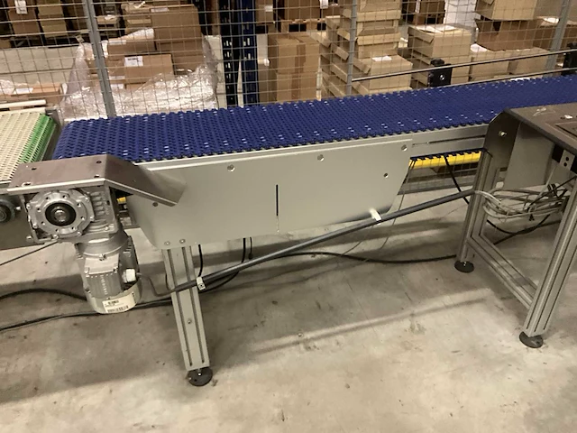 U-vormige transportband met 14 scanpunten - afbeelding 2 van  18