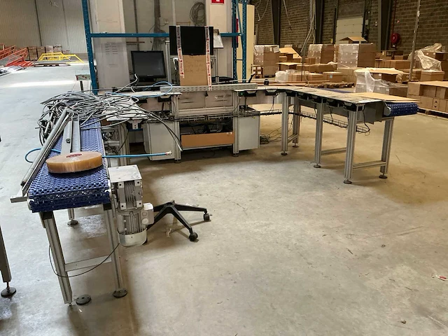 U-vormige transportband met 14 scanpunten - afbeelding 1 van  18