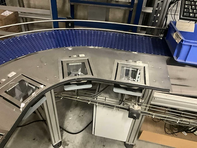 U-vormige transportband met 14 scanpunten - afbeelding 16 van  18