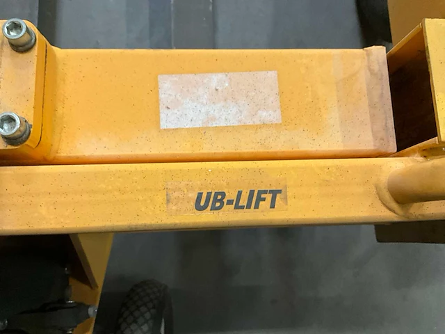 Ub-lift hand hydraulische palletwagen met luchtbanden - afbeelding 2 van  11