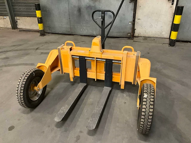 Ub-lift hand hydraulische palletwagen met luchtbanden - afbeelding 1 van  11