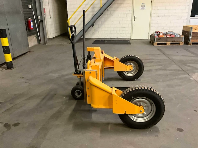 Ub-lift hand hydraulische palletwagen met luchtbanden - afbeelding 5 van  11