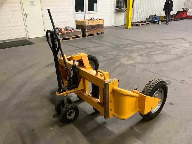 Ub-lift hand hydraulische palletwagen met luchtbanden - afbeelding 6 van  11