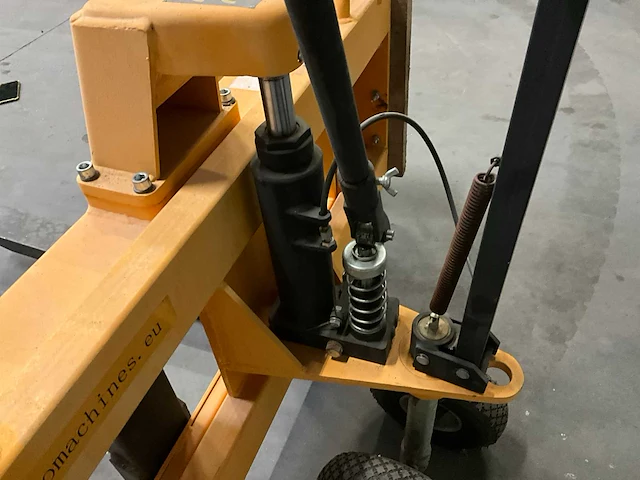 Ub-lift hand hydraulische palletwagen met luchtbanden - afbeelding 10 van  11