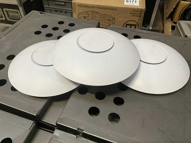 Ubiquiti unifi 6 wifi access point (3x) - afbeelding 1 van  3