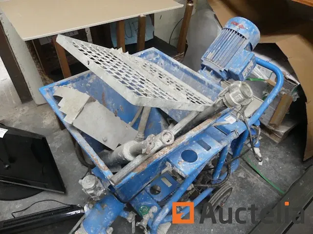 Uelzener maaschinefabrik s44 gipsprojector op wielen - afbeelding 2 van  5