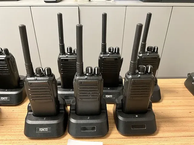 Uhf walkie-talkie ( 6x ) - afbeelding 1 van  2