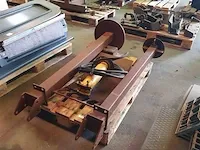 Uitdeukset aalton + hydraulische pers