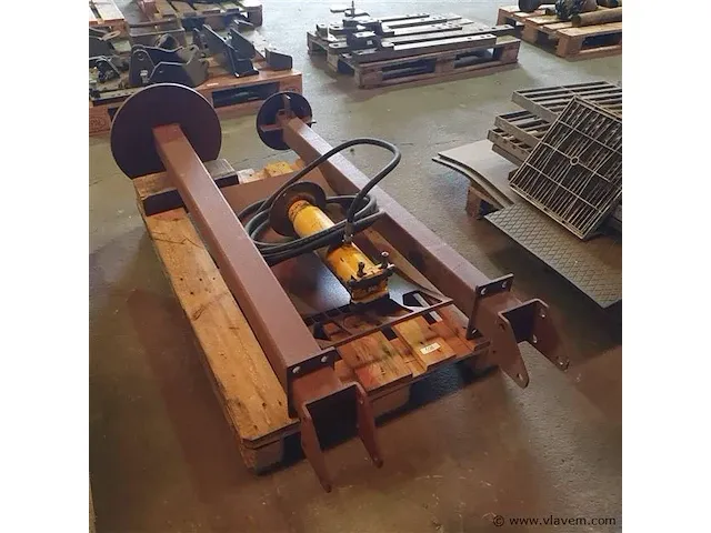 Uitdeukset aalton + hydraulische pers - afbeelding 2 van  5