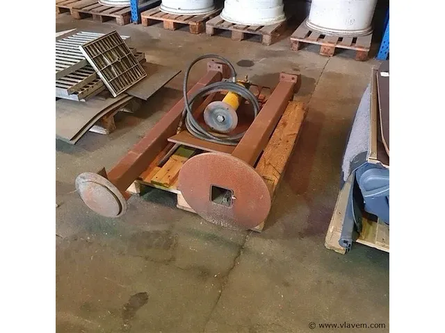 Uitdeukset aalton + hydraulische pers - afbeelding 4 van  5
