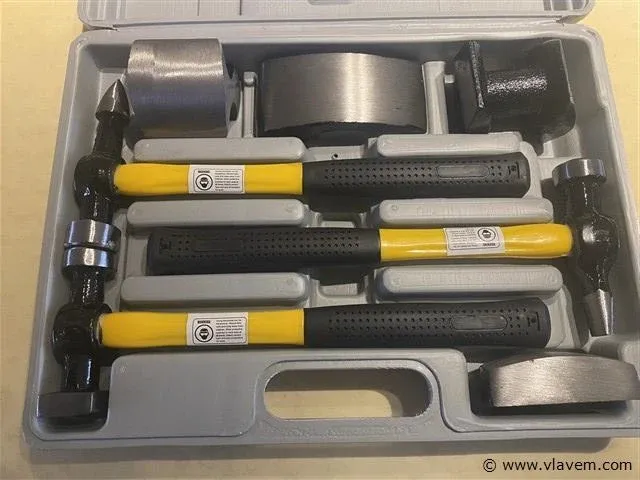 Uitdeukset, uitblutsset - afbeelding 1 van  4