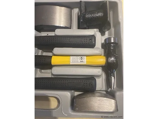Uitdeukset, uitblutsset - afbeelding 2 van  4