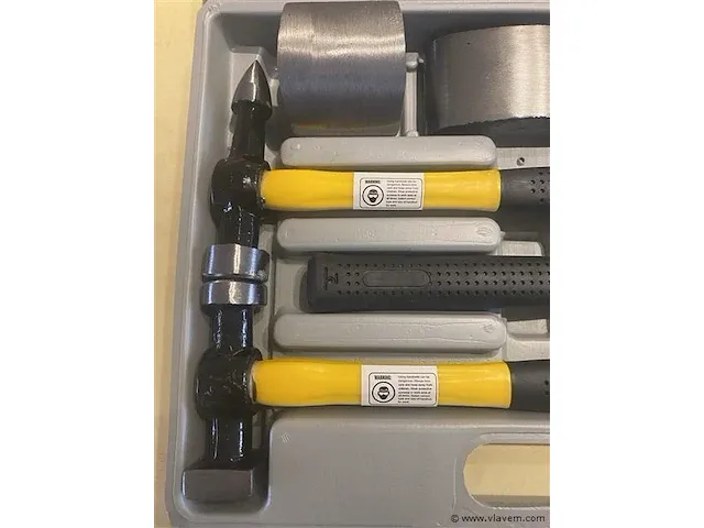 Uitdeukset, uitblutsset - afbeelding 3 van  4