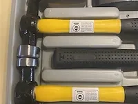 Uitdeukset, uitblutsset - afbeelding 3 van  4