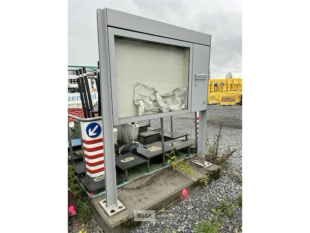 Uithangbord - afbeelding 3 van  3