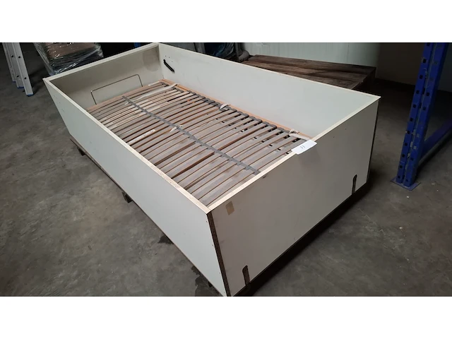 Uitklappaar bed - afbeelding 1 van  2