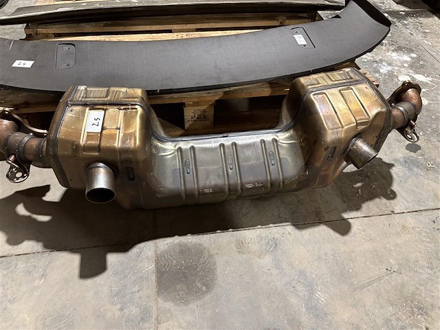 Uitlaat porsche - afbeelding 1 van  5