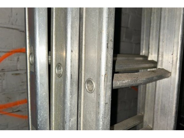 Uitschuifbare ladder d.c.b. - afbeelding 3 van  4