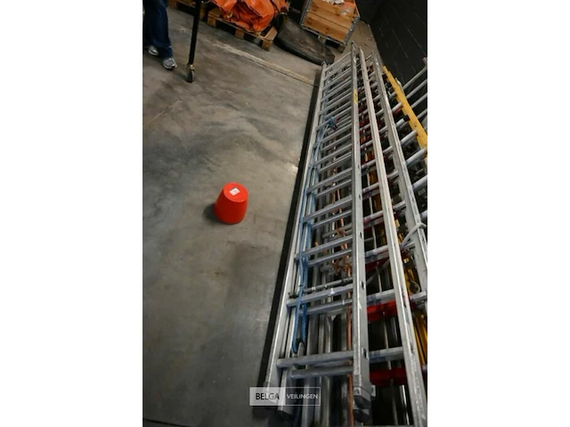 Uitschuifbare ladder met 13 sporten - aluminium - afbeelding 1 van  1