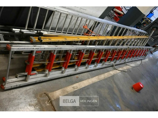 Uitschuifbare ladder met 17 sporten - aluminium - afbeelding 1 van  2