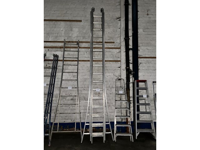Uitschuifbare ladder solide - afbeelding 1 van  4
