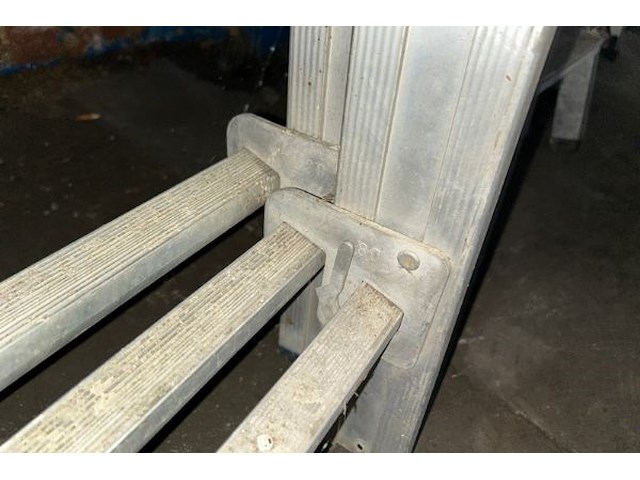 Uitschuifbare ladder solide - afbeelding 4 van  4