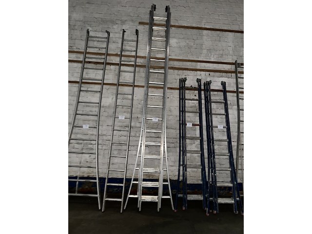 Uitschuifbare ladder solide - afbeelding 1 van  4