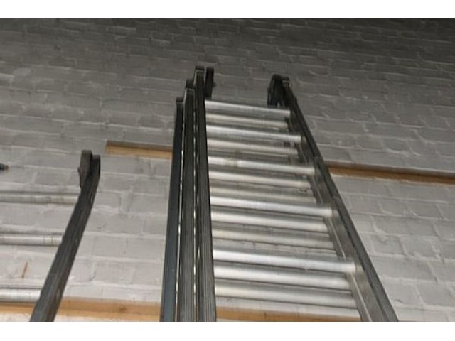 Uitschuifbare ladder solide - afbeelding 2 van  4