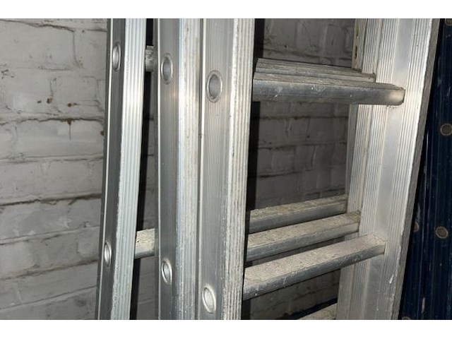 Uitschuifbare ladder solide - afbeelding 3 van  4