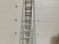 Uitschuifbare ladder