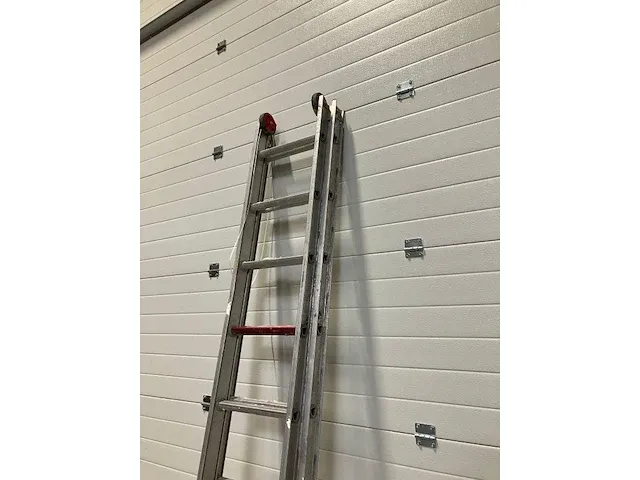 Uitschuifbare ladder - afbeelding 2 van  3