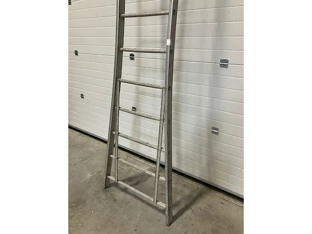 Uitschuifbare ladder - afbeelding 3 van  3