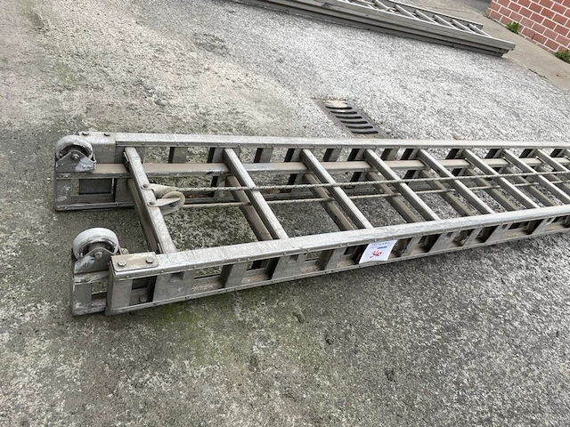 Uitschuifbare ladder - afbeelding 1 van  6