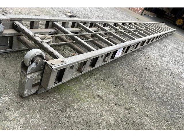Uitschuifbare ladder - afbeelding 2 van  6