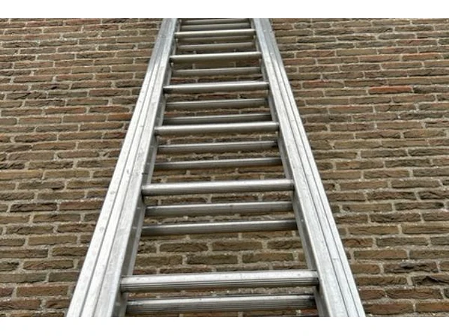 Uitschuifbare ladder - afbeelding 2 van  5