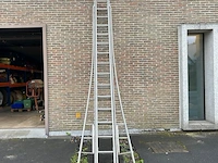 Uitschuifbare ladder - afbeelding 1 van  4
