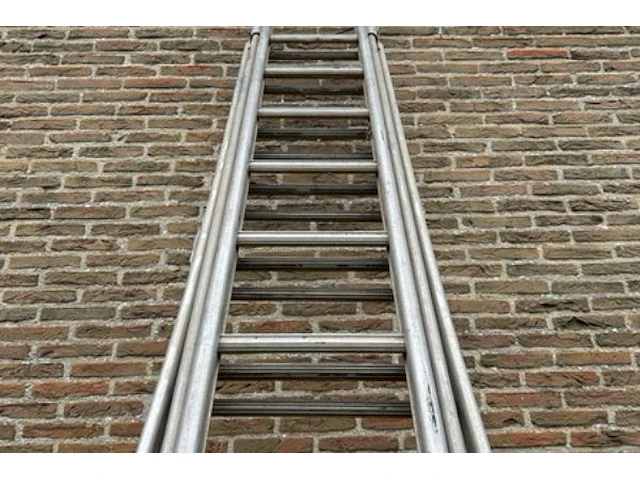 Uitschuifbare ladder - afbeelding 2 van  4