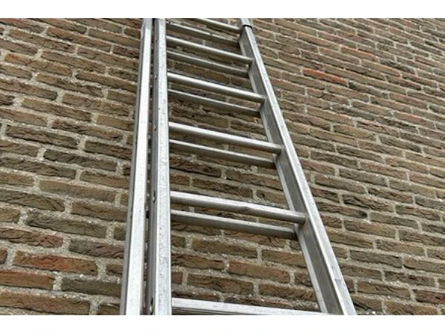 Uitschuifbare ladder - afbeelding 2 van  5