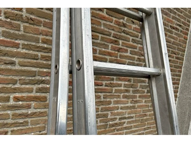Uitschuifbare ladder - afbeelding 3 van  5