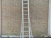 Uitschuifbare ladder