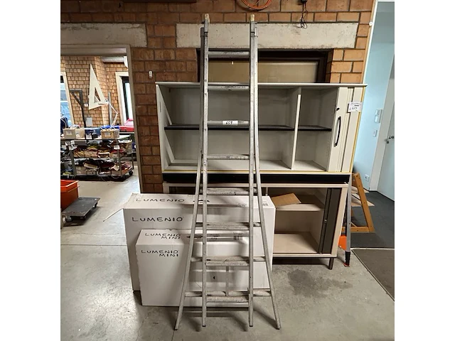 Uitschuifbare ladder - afbeelding 1 van  4
