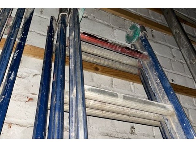 Uitschuifbare ladder - afbeelding 2 van  4