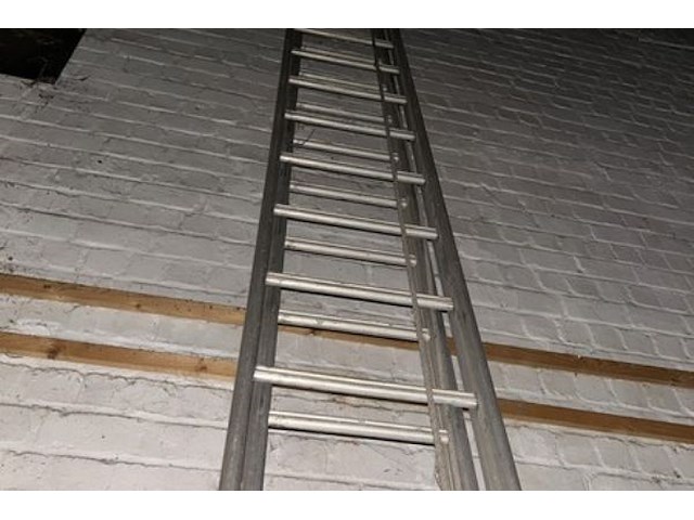 Uitschuifbare ladder - afbeelding 2 van  3