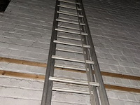Uitschuifbare ladder - afbeelding 2 van  3
