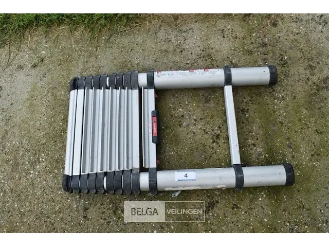 Uitschuifbare ladder - afbeelding 1 van  4