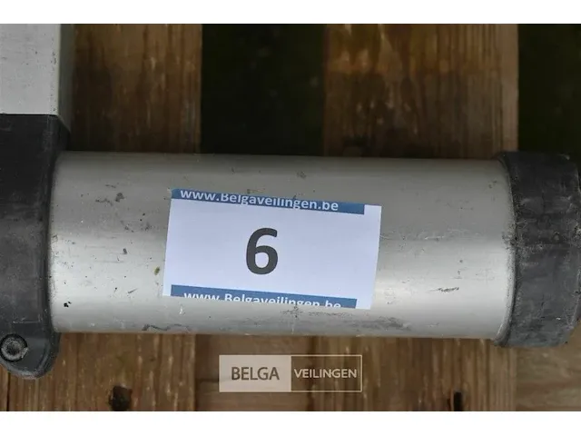 Uitschuifbare ladder - afbeelding 2 van  2