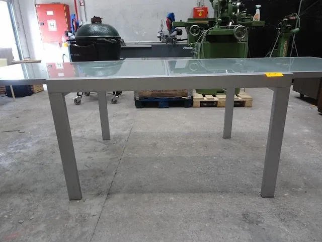 Uitschuifbare metalen tafel - afbeelding 2 van  5