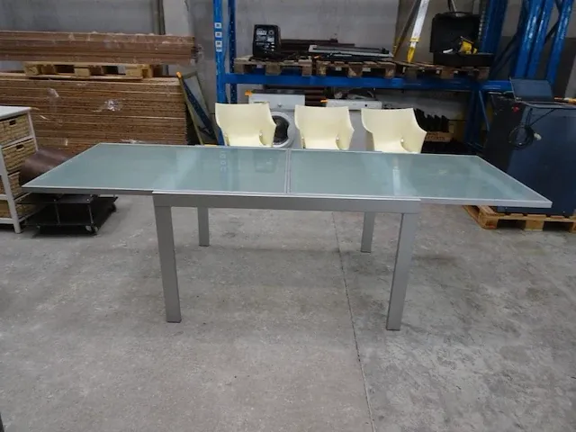 Uitschuifbare metalen tafel - afbeelding 4 van  5