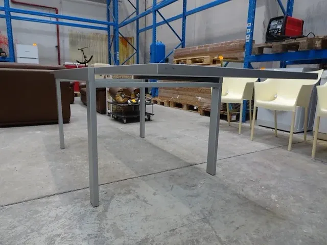 Uitschuifbare metalen tafel - afbeelding 5 van  5