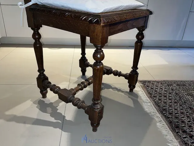 Uitschuifbare ovalen jachttafel met 5 stoelen - afbeelding 11 van  11